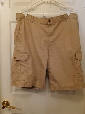 Izod Men's Khaki Vargo Shorts Size 38 - 40 Cotton Casual Utility Outdoor Casual